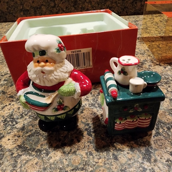 Fitz and Floyd Santa's Kitchen Slat & Pepper Shakers, New - Picture 7 of 10